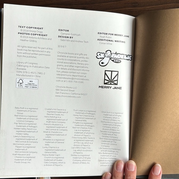 Snoop Dogg Cookbook - From Crook to Cook - Picture 3 of 3